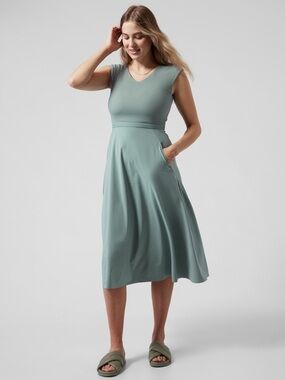 Athleta Ryder Minimalistic Grey Dress, in great condition, XS Petite